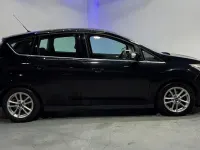 Second-hand Ford C-MAX Zetec 120 CP (88 kW) 2016 Negru Monovolum