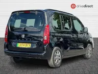 Usado Vauxhall Combo Ultimate 100 kW (136 HP) 2025 Preto Monovolume