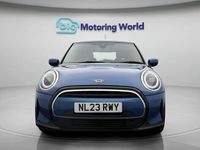 Usado Mini Cooper Exclusive 136 CV (100 kW) 2022 Azul Utilitario