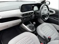 Used Hyundai i10 Premium 65 HP (47 kW) 2023 Red Hatchback