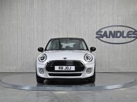Usado Mini Cooper Classic 136 CV (100 kW) 2019 Plateado Utilitario