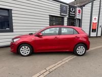 Używany Kia Rio 83 KM (61 kW) 2020 Czerwony Hatchback