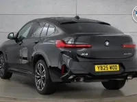 Gebraucht BMW X4 M Sport 190 PS (139 kW) 2025 Schwarz SUV