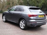 Usado Audi Q3 S-Line 150 HP (110 kW) 2022 Cinzento SUV