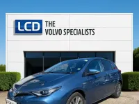 Used Toyota Auris Hybrid 136 HP (100 kW) 2015 Blue Hatchback