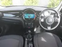 Begagnad Mini ONE Classic 102 HK (75 kW) 2022 Grön Halvkombi