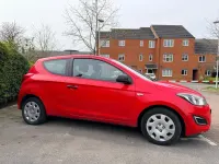 Begagnad Hyundai i20 Classic 2012 Röd Halvkombi
