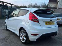 Used Ford Fiesta Zetec 118 HP (86 kW) 2012 White Hatchback