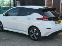 Begagnad Nissan Leaf Tekna 110 kW (150 HK) 2020 Vit Halvkombi