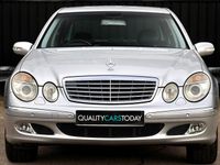 Usado Mercedes E240 Elegance 2002 Prateado Sedan