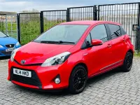 Begagnad Toyota Yaris Trend 2014 Röd Halvkombi