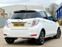 Used Toyota Yaris Trend 99 HP (72 kW) 2013 White Hatchback