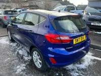 Usado Ford Fiesta Zetec 85 HP (62 kW) 2017 Azul Citadino