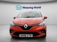 Used Renault Clio Iconic 99 HP (72 kW) 2019 Red Hatchback