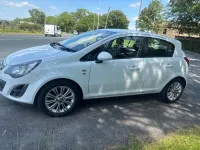 Used Vauxhall Corsa 100 HP (73 kW) 2014 White Hatchback