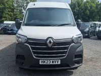 Begagnad Renault Master Business 135 HK (99 kW) 2023 Vit Minibuss