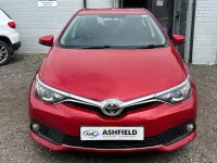 Used Toyota Auris 116 HP (85 kW) 2016 Red Hatchback