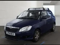 Usado Skoda Fabia 60 CV (44 kW) 2014 Azul Utilitario