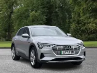 Używany Audi e-tron Design 300 kW (408 KM) 2021 Srebrny SUV