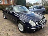 Usado Mercedes E240 Elegance 2002 Azul Sedan