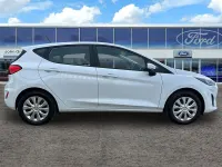 Begagnad Ford Fiesta Trend 2023 Vit Halvkombi