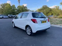 Used Toyota Yaris 100 HP (73 kW) 2015 White Hatchback