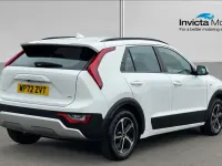 Second-hand Kia Niro 139 CP (102 kW) 2023 Alb SUV