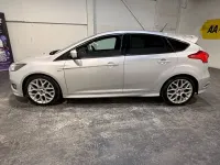 Używany Ford Focus ST-Line 140 KM (102 kW) 2018 Srebrny Hatchback