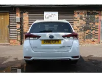 Used Toyota Auris Hybrid 2016 White Estate