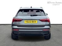 Begagnad Audi Q3 Black Edition 148 HK (108 kW) 2023 Grå SUV