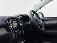 Usado Volvo XC40 Inscription 163 HP (119 kW) 2021 Prateado SUV