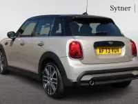 Używany Mini Cooper Exclusive 134 KM (98 kW) 2023 Szary Hatchback