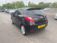 Begagnad Mazda 2 84 HK (61 kW) 2015 Röd Halvkombi