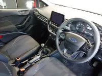 Begagnad Ford Fiesta Trend 75 HK (55 kW) 2022 Röd Halvkombi