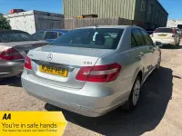 Usado Mercedes E220 SE 2013 Prateado Sedan