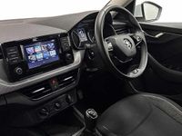 Used Skoda Kamiq 95 HP (69 kW) 2021 Moon white metallic SUV