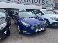 Usado Ford Focus Zetec 2017 Azul Citadino