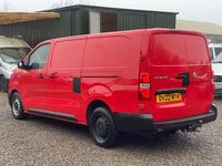 Used Vauxhall Vivaro S 100 HP (73 kW) 2022 Red MPV