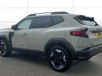 Used Dacia Duster Extreme 140 HP (102 kW) 2025 Cream Estate