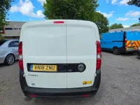Used Vauxhall Combo S 95 HP (69 kW) 2018 White MPV