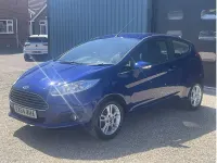 Używany Ford Fiesta Zetec 82 KM (60 kW) 2014 Niebieski Hatchback