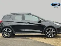 Usado Ford Fiesta Active X 100 CV (73 kW) 2023 Negro Utilitario