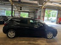Used Vauxhall Astra Design Edition 110 HP (80 kW) 2015 Black Hatchback