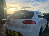 Begagnad Seat Leon FR 170 HK (125 kW) 2011 Vit Halvkombi