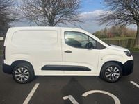 Used Citroën Berlingo 100 HP (73 kW) 2020 White MPV