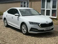 Używany Skoda Octavia SE L 116 KM (85 kW) 2021 Biały Hatchback