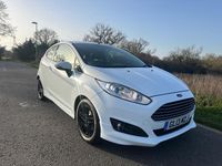 Used Ford Fiesta Zetec 2013 White Hatchback