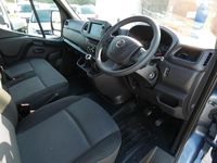 Used Nissan NV400 Tekna 135 HP (99 kW) 2021 Grey Van