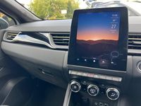 Used Renault Captur Engineered 142 HP (104 kW) 2023 White SUV