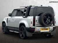 Used Land Rover Defender First Edition 250 HP (183 kW) 2021 Hakuba silver SUV